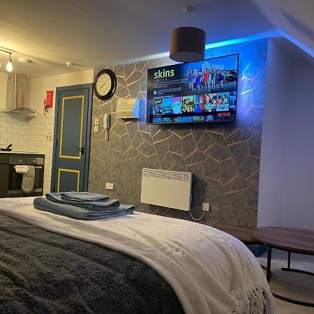 Lovely Studio Apartment Located In Birmingham Bagian luar foto