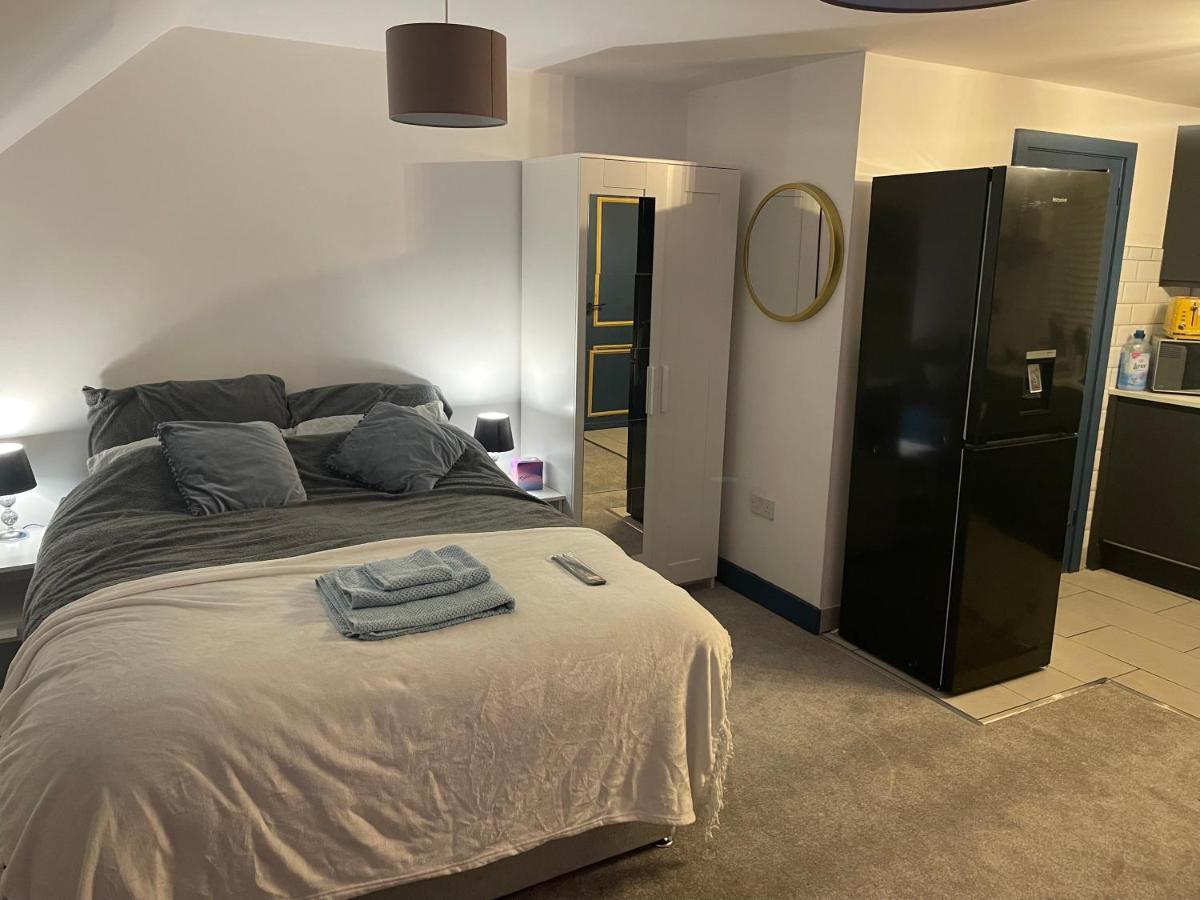 Lovely Studio Apartment Located In Birmingham Bagian luar foto