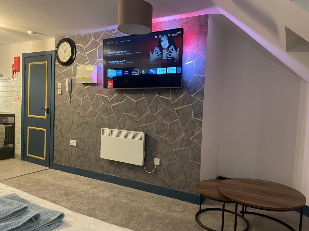 Lovely Studio Apartment Located In Birmingham Bagian luar foto