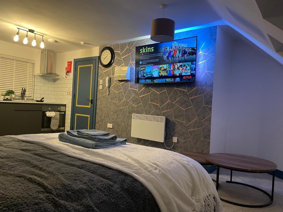 Lovely Studio Apartment Located In Birmingham Bagian luar foto